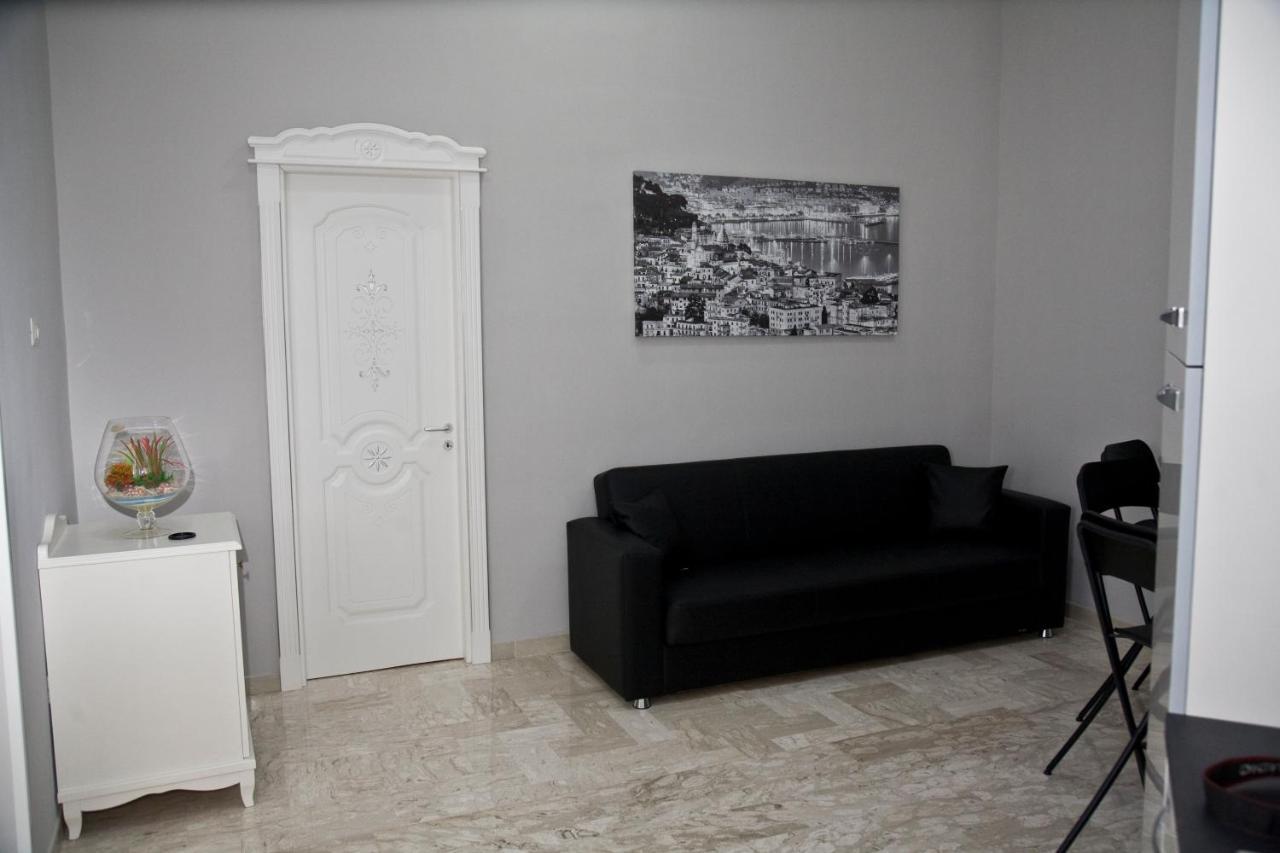 Gold94 Panzió Nápoly Kültér fotó